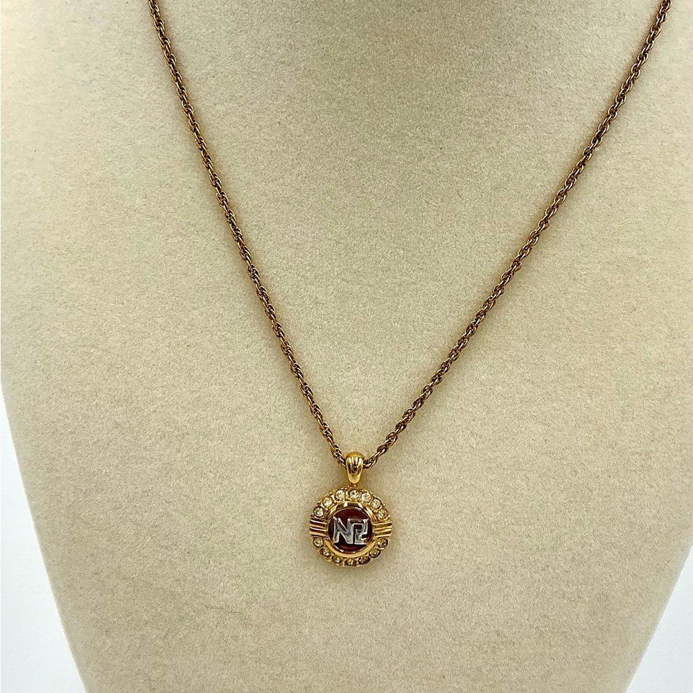 Nina Ricci Gold Round Pendant Necklace #680
